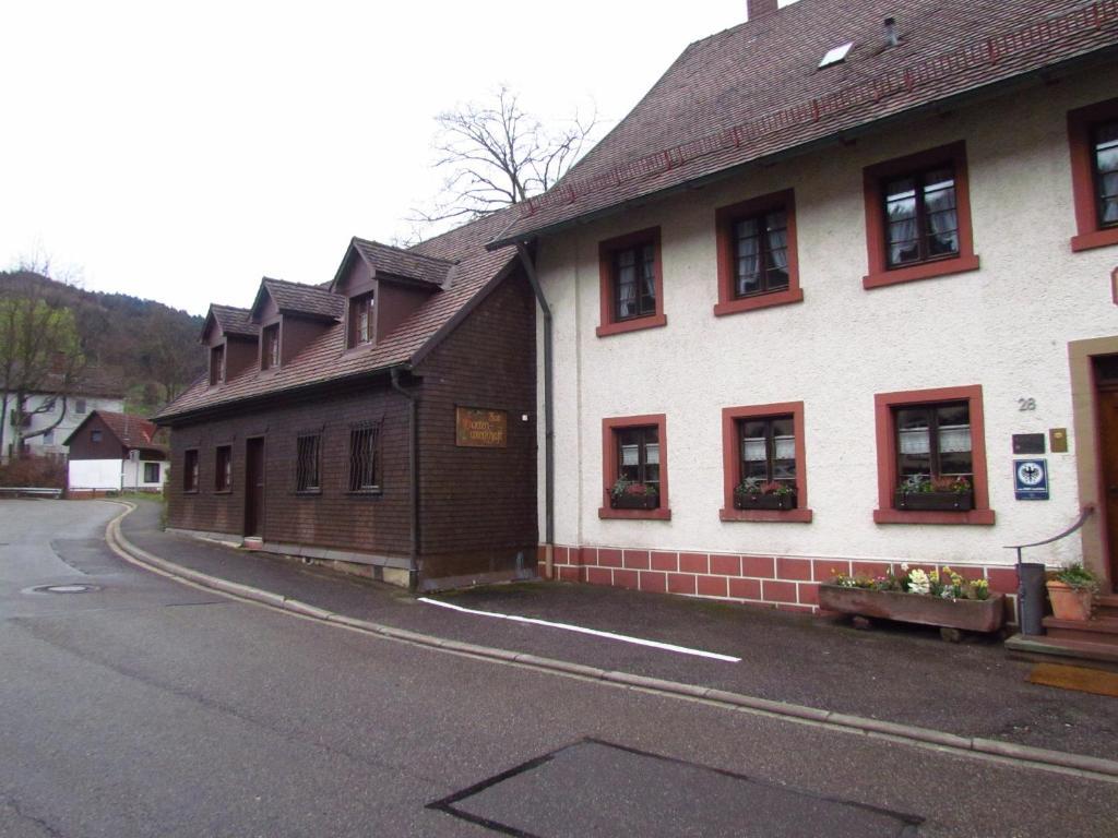 Hôtel Gasthaus Zum Kreuz à Fribourg im Breisgau Extérieur photo