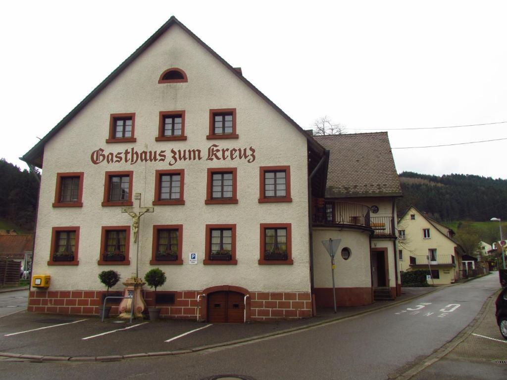 Hôtel Gasthaus Zum Kreuz à Fribourg im Breisgau Extérieur photo