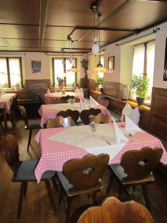 Hôtel Gasthaus Zum Kreuz à Fribourg im Breisgau Extérieur photo