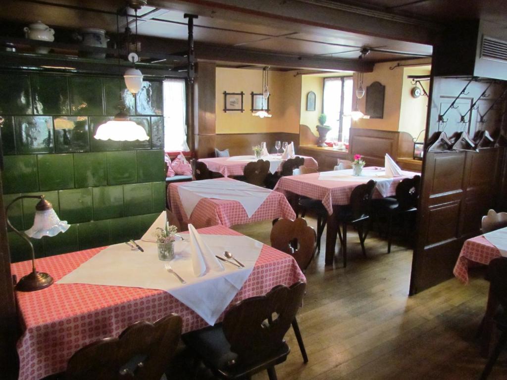 Hôtel Gasthaus Zum Kreuz à Fribourg im Breisgau Extérieur photo